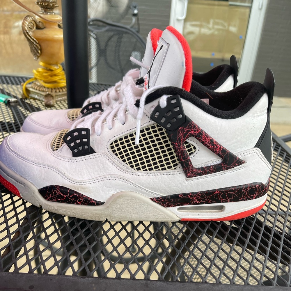 Jordan 4 excellent condition I hear offers